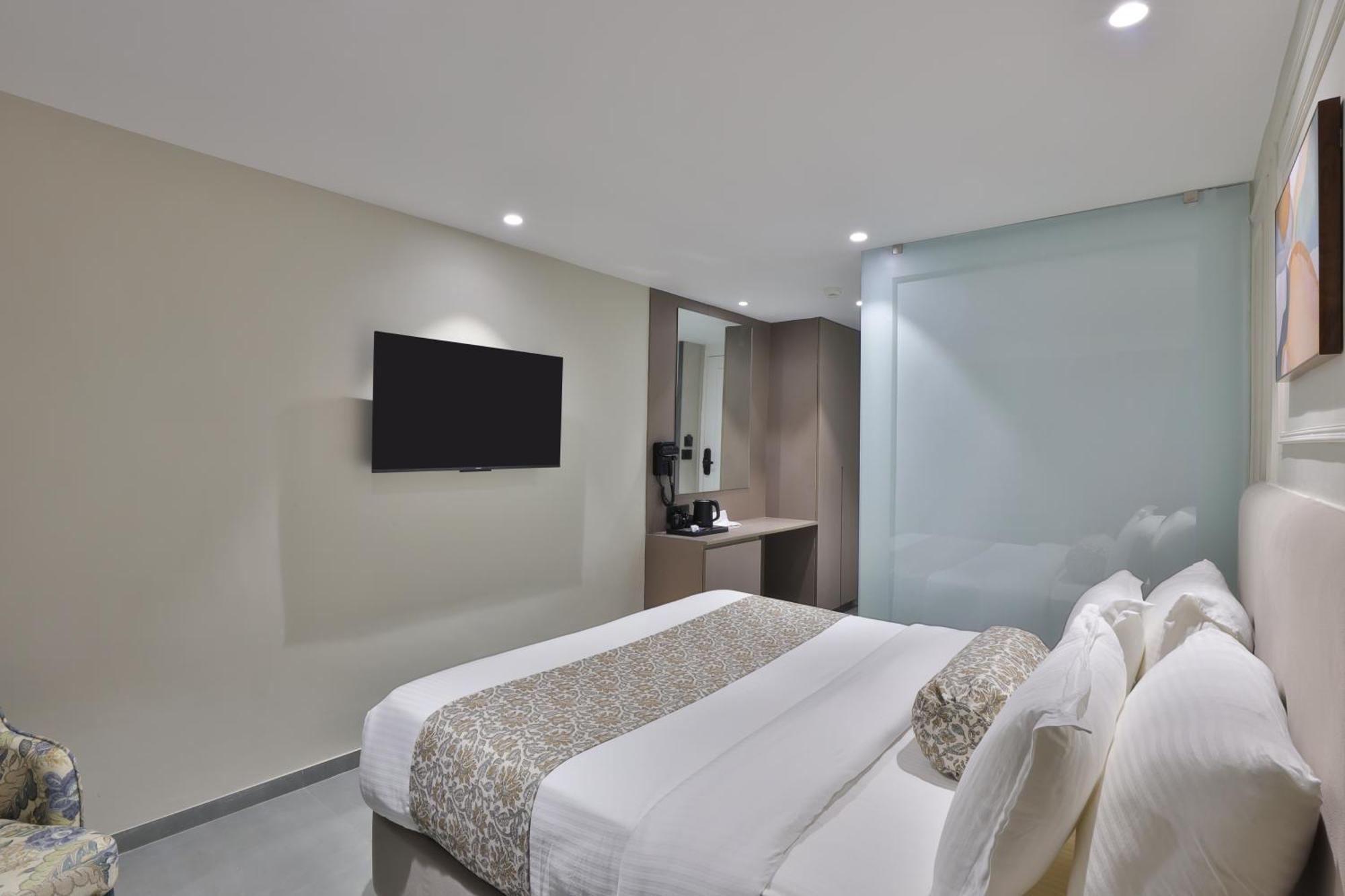 Hotel The Grand Suites Ahmedabad Exterior photo