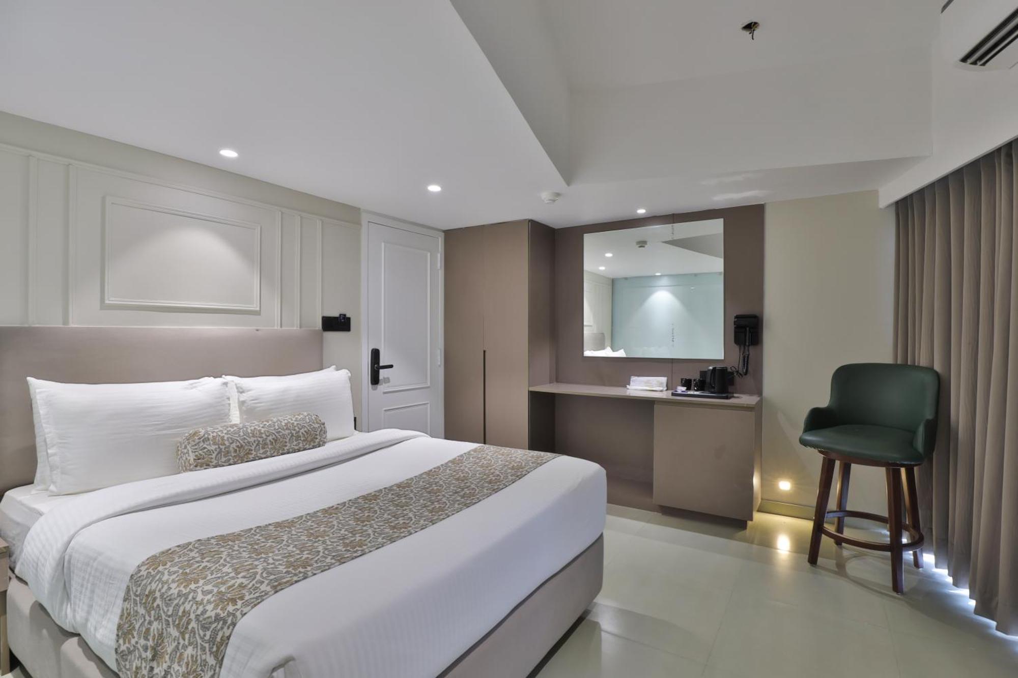 Hotel The Grand Suites Ahmedabad Exterior photo
